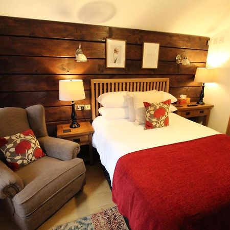 Boutique Garden Lodge @ The Larches ウォルヴァーハンプトン エクステリア 写真